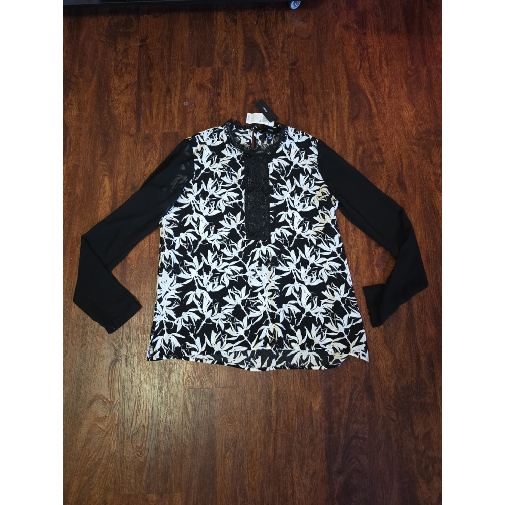 YYIGAL black and white shirt NWT size Medium